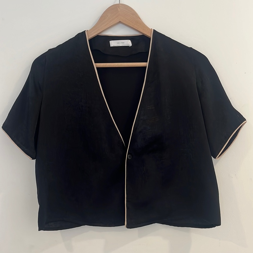 Oak + Fort Black Top